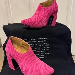 John Fluevog, Size 8, Pink